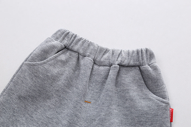 イエローのくま柄トップスとパンツセット
