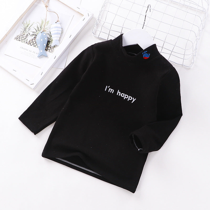 複数色のハイネックTシャツが重ねて置かれたコーディネート例
