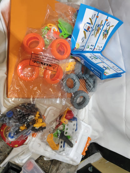 タイヤやコネクタなど主要パーツが分かる実物写真 組み立てブロック
