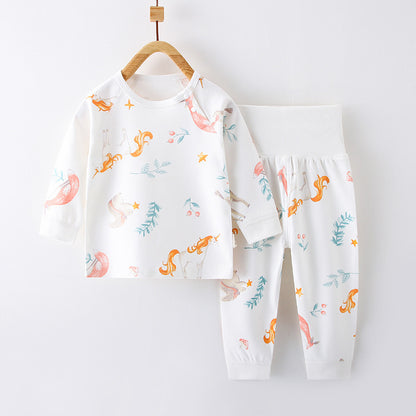 柄付きベビーパジャマを畳んで積み重ねた収納イメージ写真
