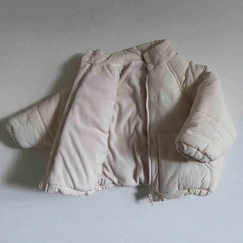 コットン裏地付き中綿ジャケットの内側ディテールが見える画像
