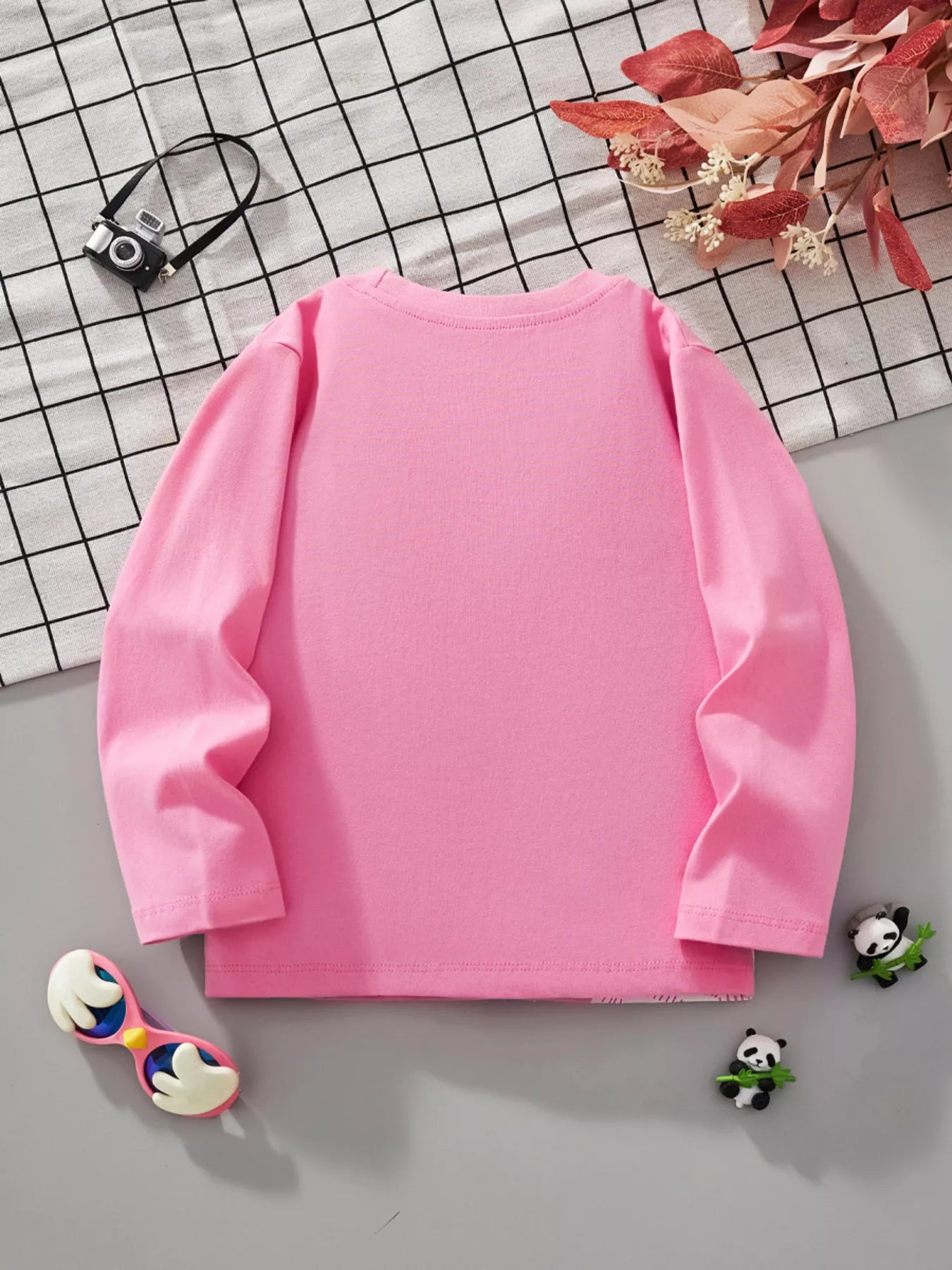 ピンクカラーのガールズ長袖Tシャツ
