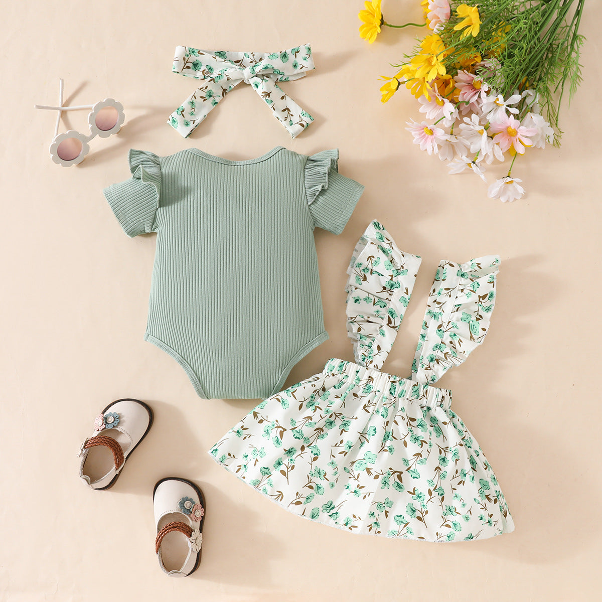 ふんわりおめかしが一瞬で完成する 女の子ロンパース付きサスペンダースカート3点セット 花柄リボンヘアバンド ニット素材 ポリエステル 0〜18ヶ月