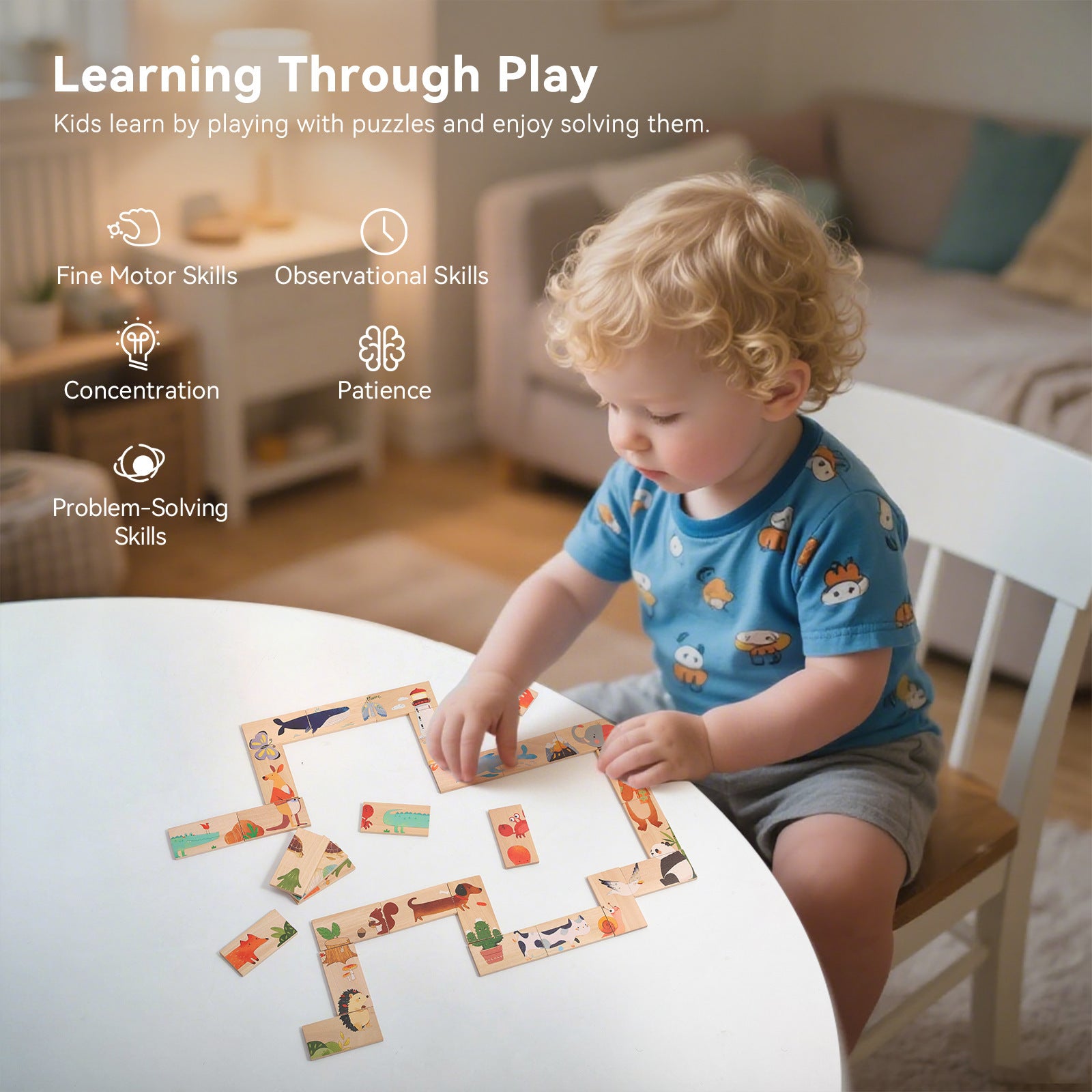 木製ドミノパズルで遊ぶ幼児、動物柄ブロックを使った形合わせパズル遊び、指先トレーニング・集中力・観察力を育む知育おもちゃ、柔らかい自然光の室内シーン
