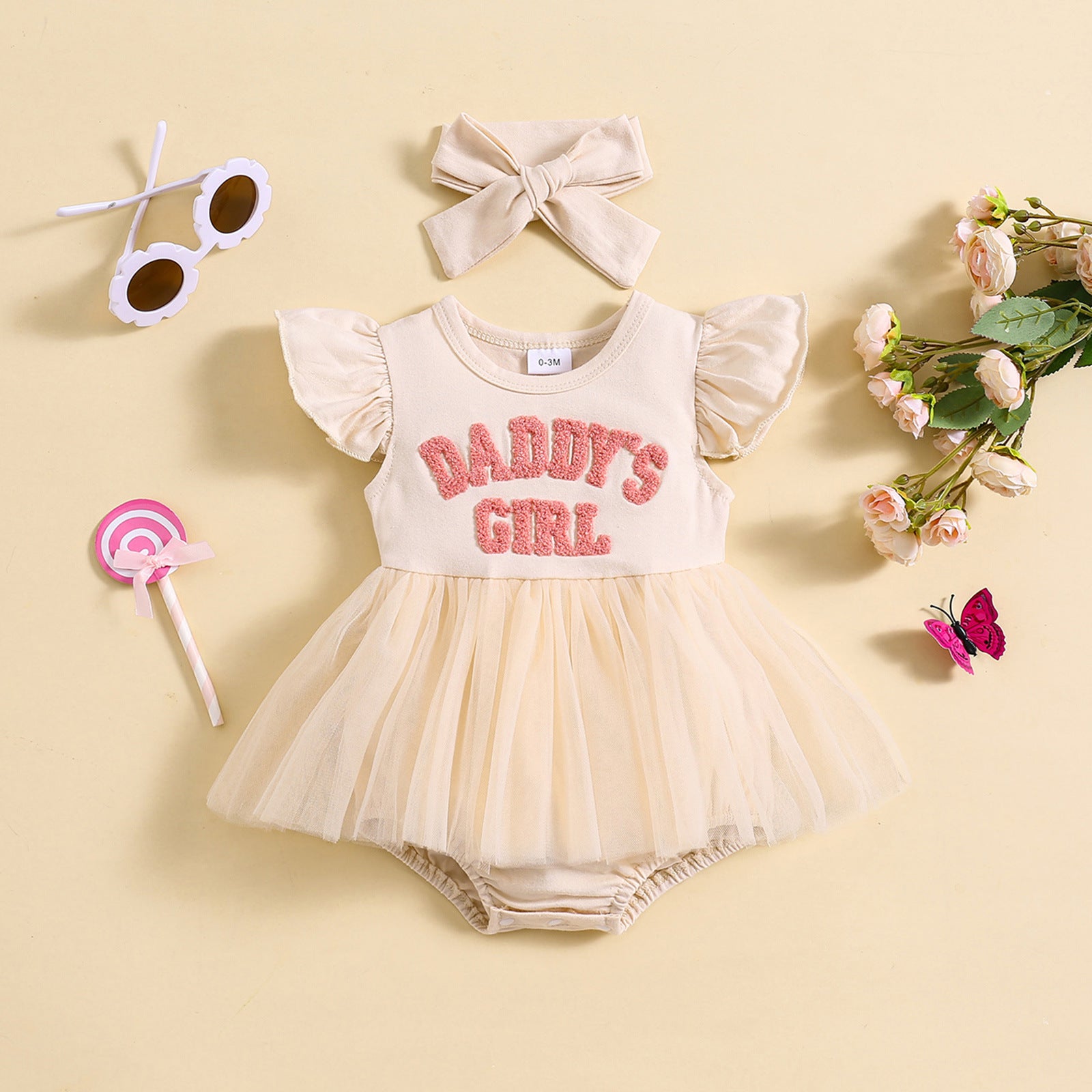 ミルキーホワイトのロンパースワンピとヘアバンドのセット 全体イメージ
