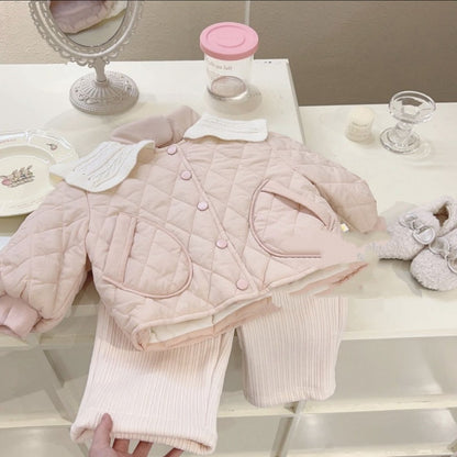 クリームパウダー色の厚手キルティングガールズジャケット正面
