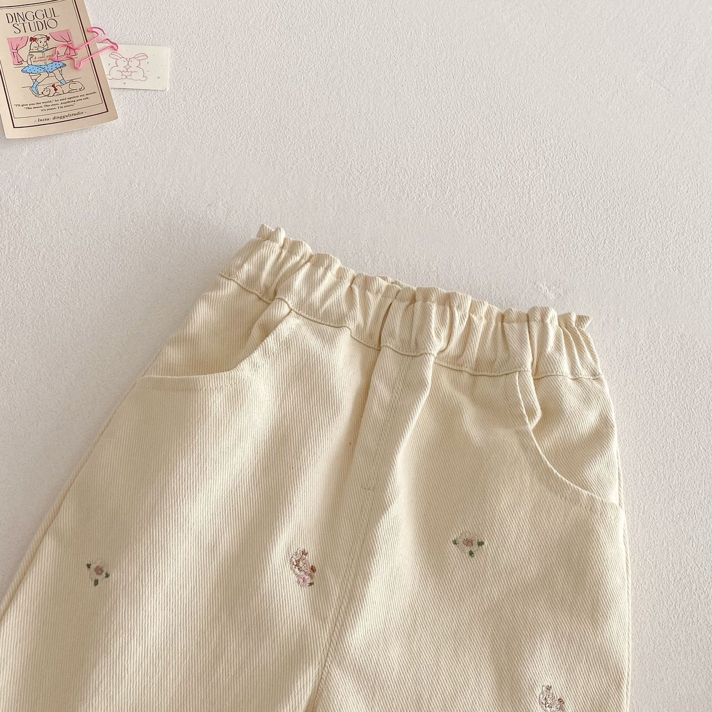 ベビー用長袖トップス襟元ディテール
