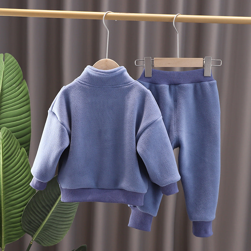 ブルーカラーのハーフジップスウェットトップス
