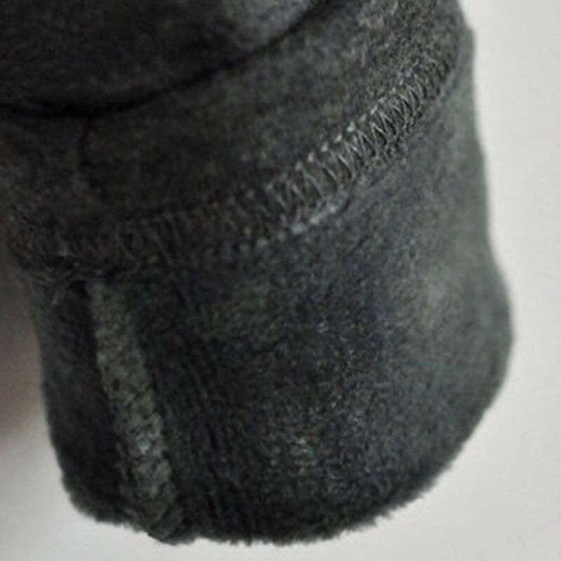 裏起毛仕様の柔らかいコットンベルベット生地
