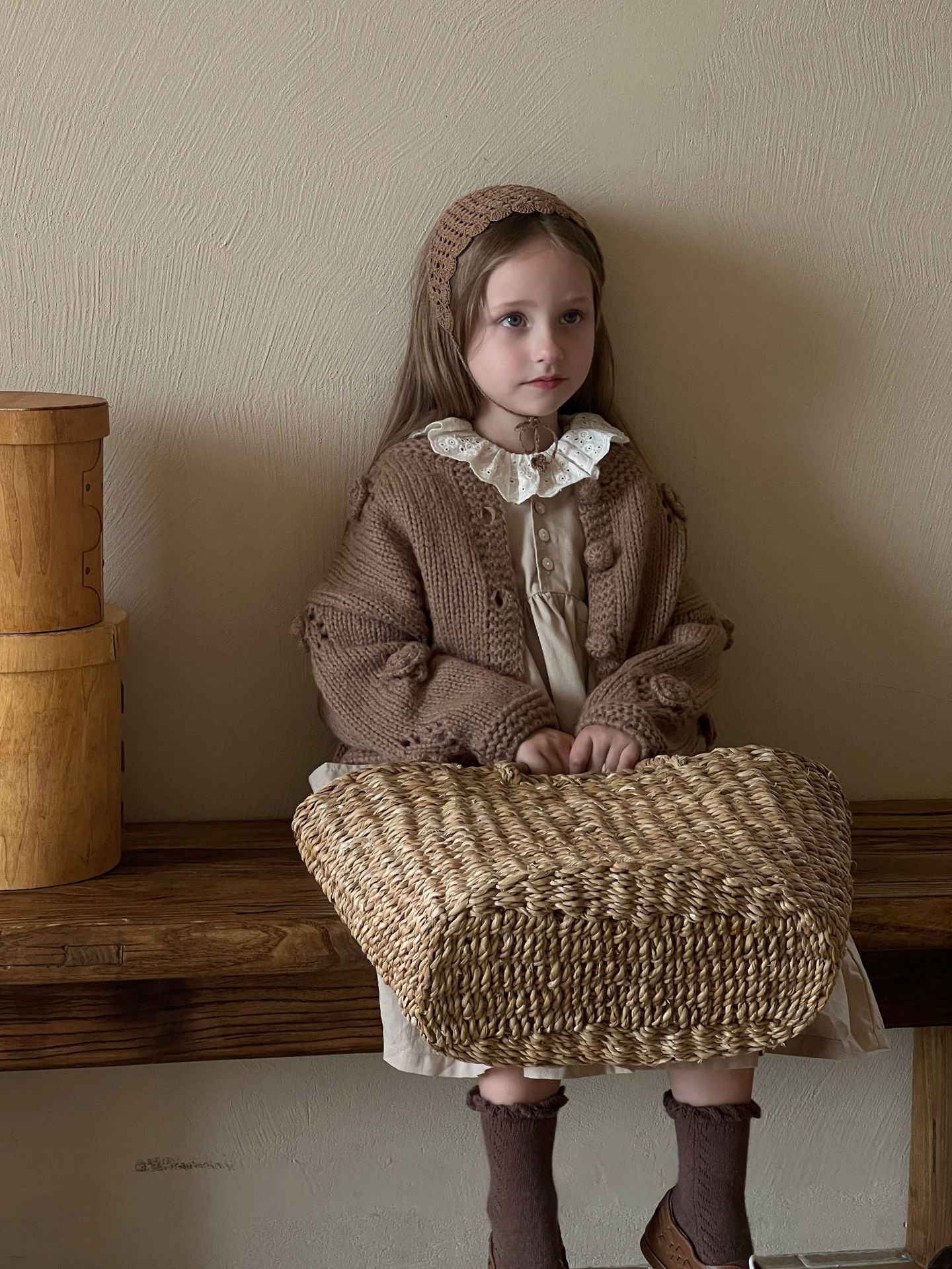 やさしく包み込むヴィンテージ風 女の子カーディガン 花柄ニット コットン長袖 90–130cm