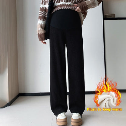 マタニティワイドパンツ着用イメージ　お腹を包むハイウエストで快適
