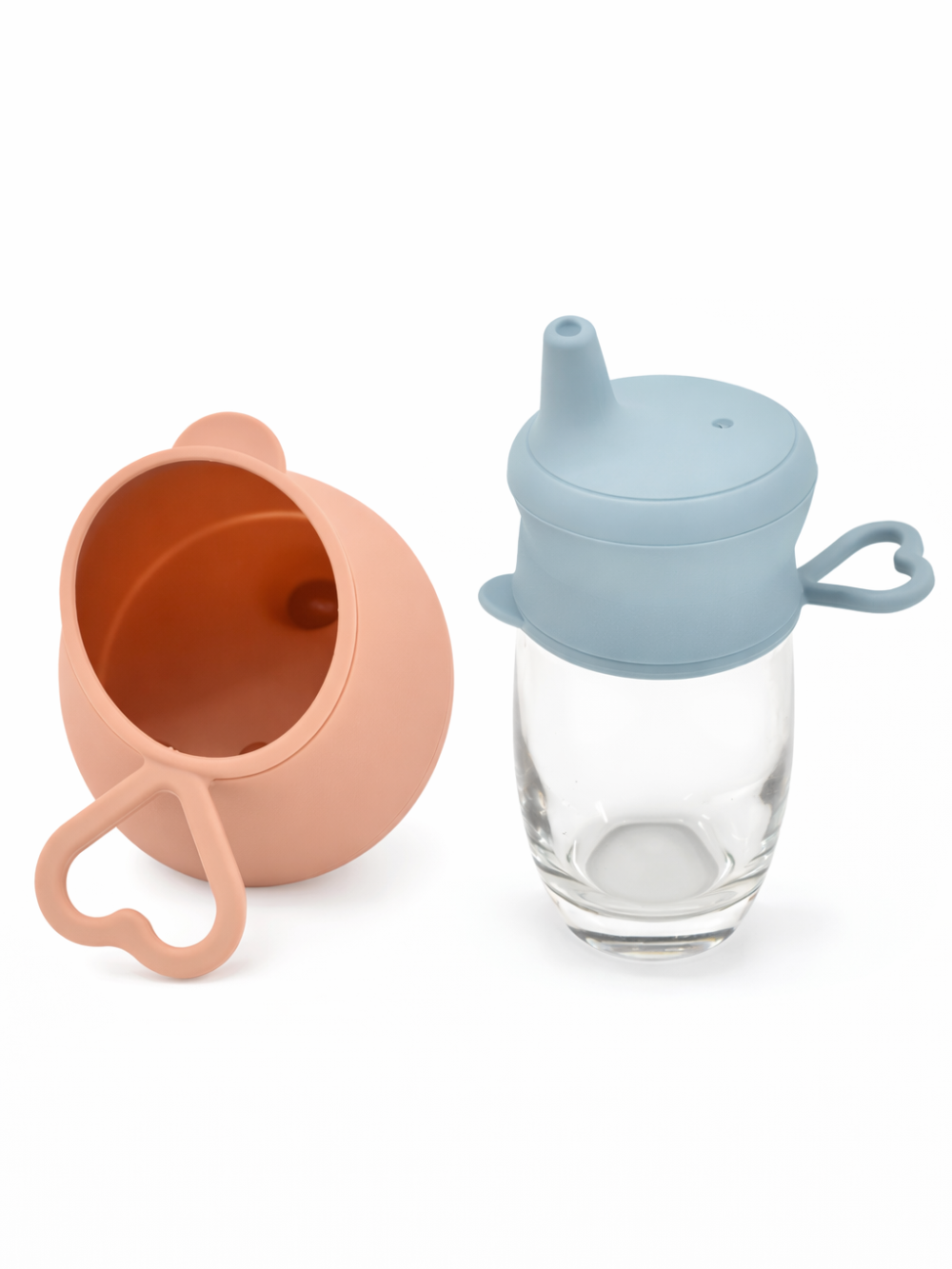 アプリコット色のベビー用シリコンカップフタと装着例（コップフタ・こぼれ防止）
