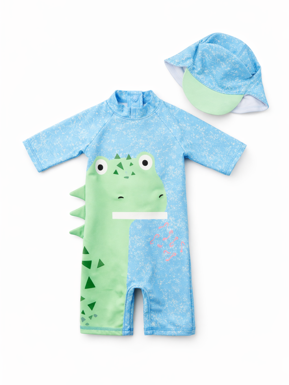 恐竜デザインのベビー用ラッシュガードロンパースとおそろい帽子のセット（ライトブルー×グリーン）、白背景の物撮り。
