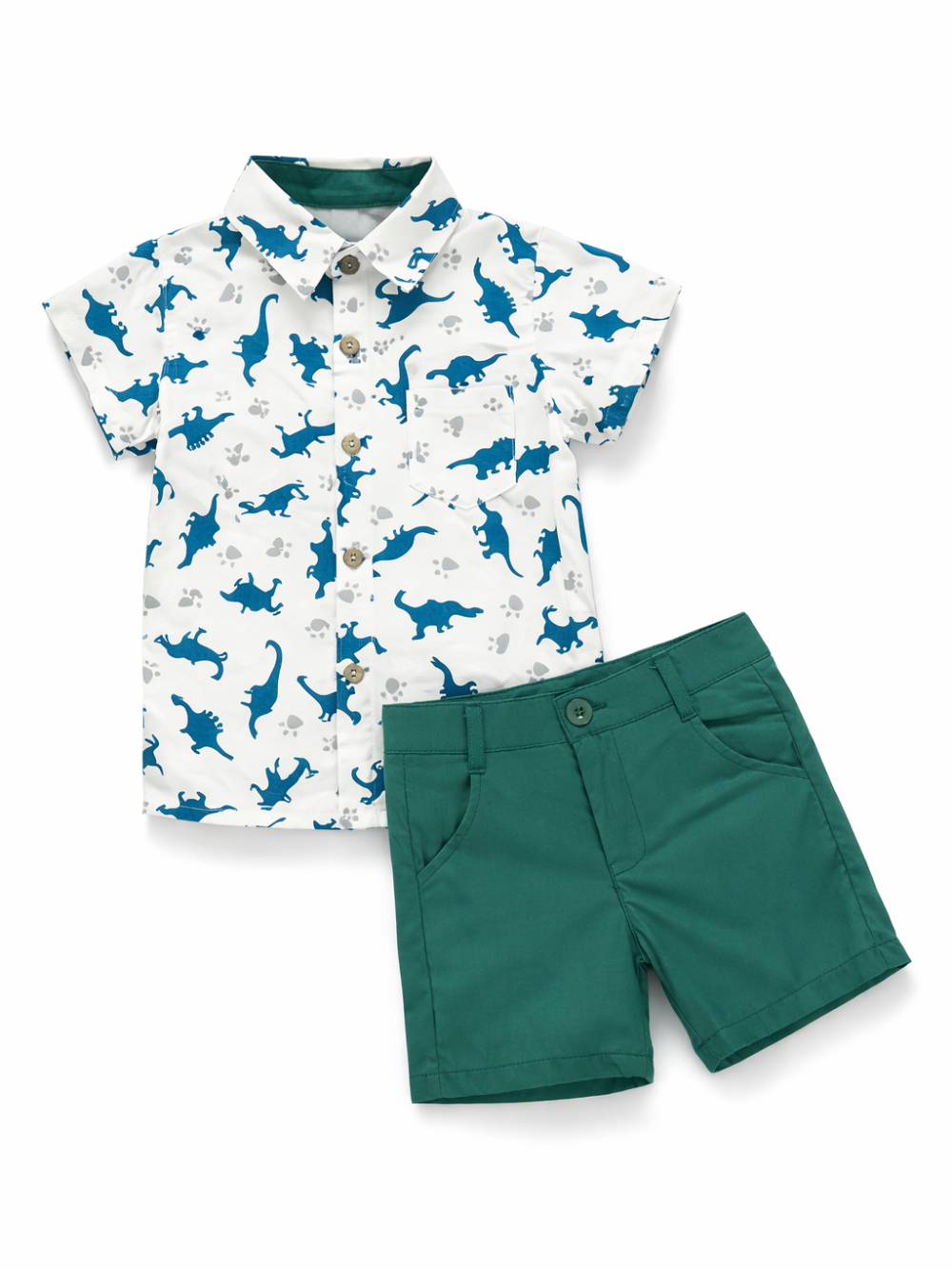 男の子用の半袖シャツ＆ショートパンツの2点セット。白地にブルーの恐竜柄ボタンシャツと、無地のグリーンショーツを白背景で並べた商品写真。