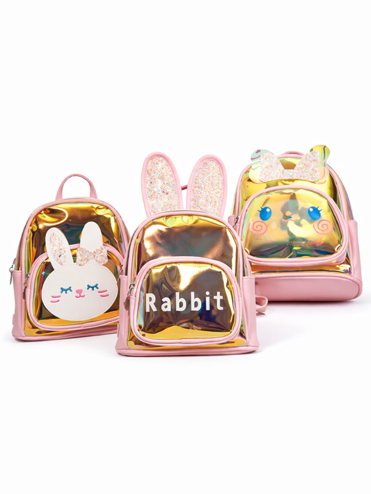 うさぎモチーフのキッズ用ミニリュック3点を並べた商品画像。ピンク×ホログラム素材で、グリッター耳やうさぎ顔デザインが特徴。白背景で正面から撮影。