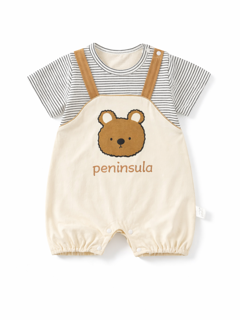 ボーダー柄の半袖トップスに、くまの顔プリントと「peninsula」ロゴ入りのクリーム色オーバーオールを重ねたベビー用ロンパース（白背景の物撮り）。