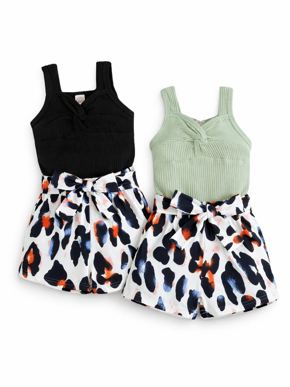 キッズガール 2点セット（リブキャミソールトップス＋総柄リボン付きショートパンツ）2色展開｜ブラック／ミント、白背景フラットレイ
