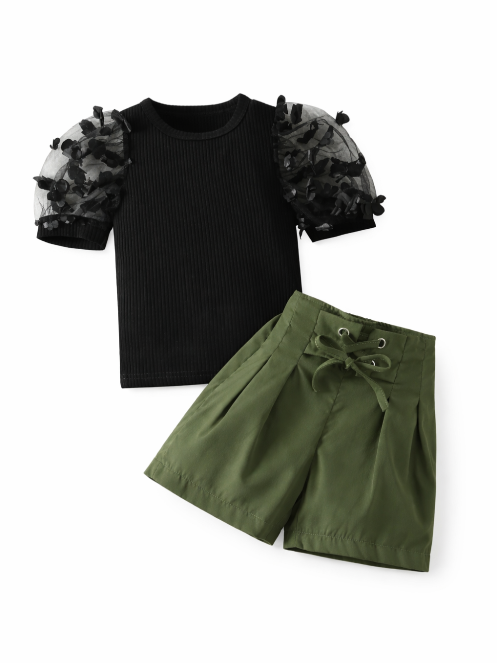 女の子用セットアップ（ブラックのリブ半袖トップス〈立体フラワーチュール袖〉＋カーキグリーンのレースアップショートパンツ）商品画像・白背景