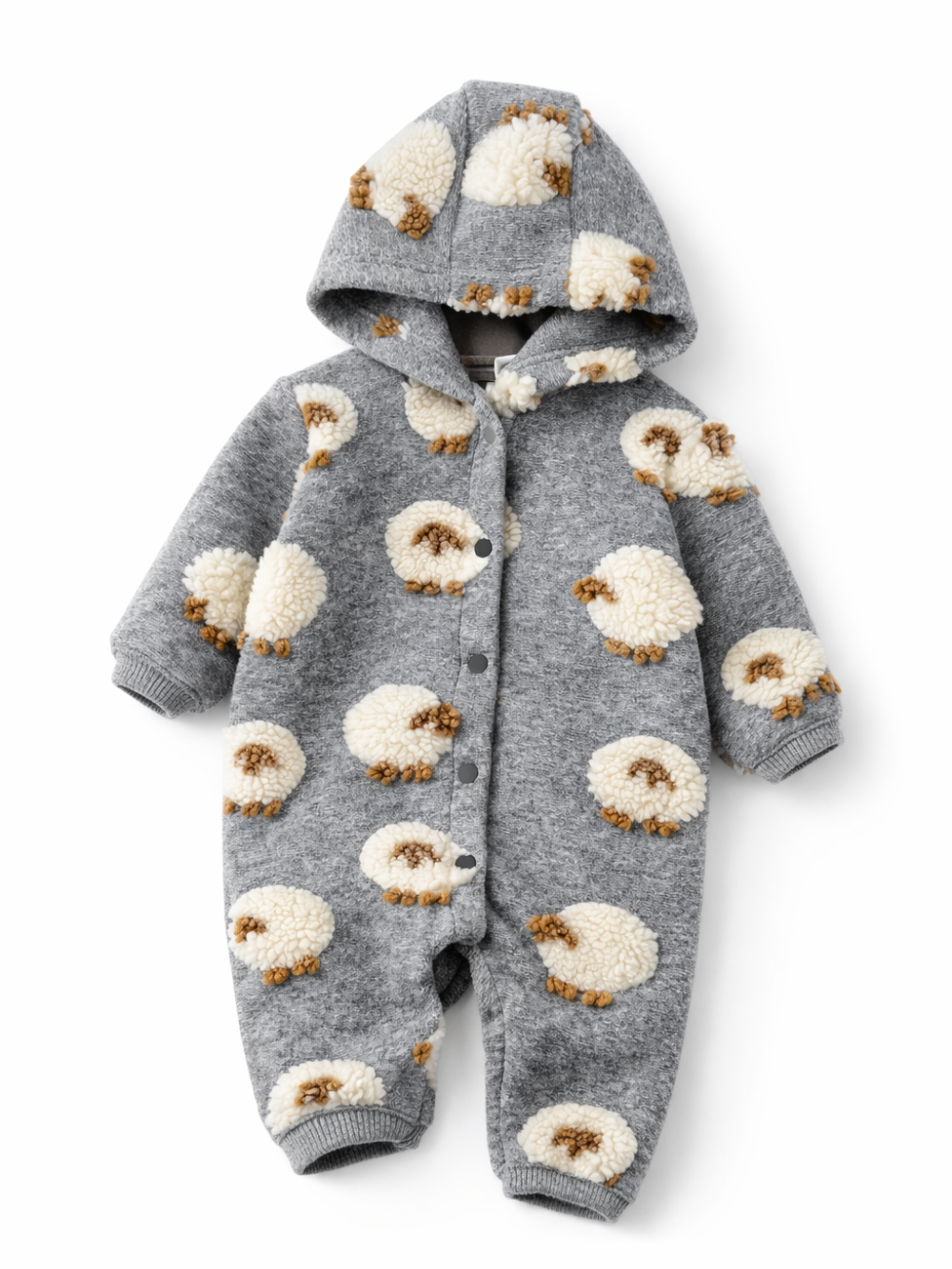 グレーのベビー用フード付きロンパース商品画像。もこもこの羊モチーフ付きデザインで、長袖・前開きスナップ仕様のあたたかみあるカタログ写真。