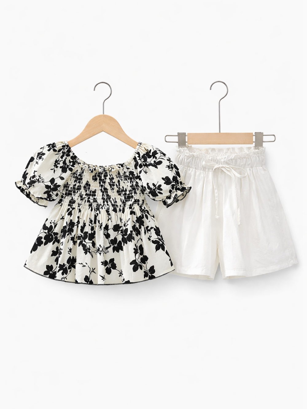 女の子用 モノトーン花柄シャーリングトップス＆ホワイトショートパンツ 2点セット