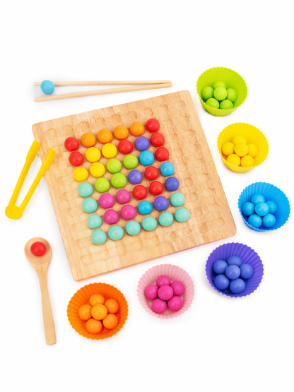 木製カラーボール仕分け知育おもちゃセット（ボード・カラーボール・カップ・トング・スプーン付き）商品画像