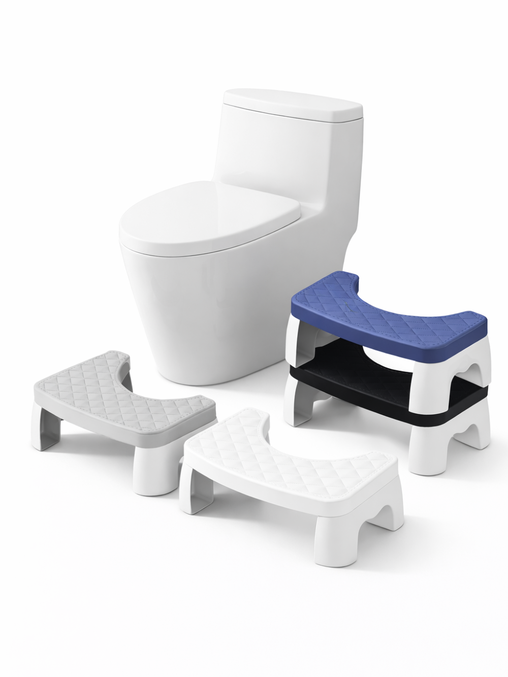 トイレ前に置く半円型の踏み台3点（グレー、ホワイト、ブルー×ブラックのスタッキング）。キルティング調の滑り止め天板で、白い洋式トイレと一緒に配置された商品画像。