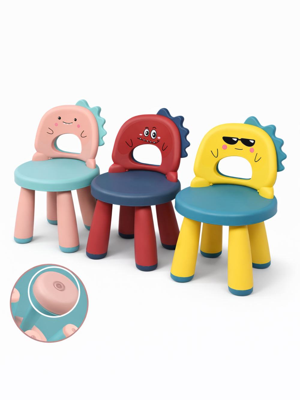 子ども用の恐竜キャラクターチェア3脚（ピンク、レッド、イエロー）。丸い座面と恐竜の背もたれが特徴で、脚先の滑り止め部分を示す拡大カットも入っている。