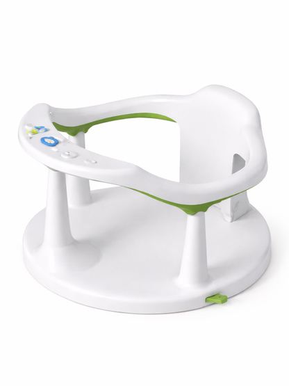 ベビーバスチェア（ホワイト×グリーン）。丸型ベースと安定脚付きで、背もたれ一体型。前面トレーに小さなおもちゃ付きの赤ちゃん用バスシート。