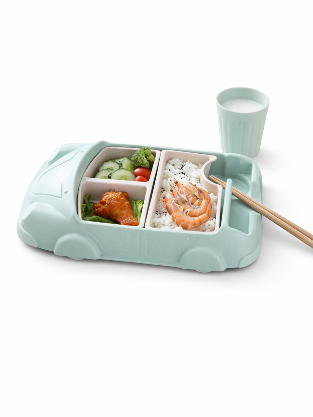 車型の仕切りランチプレート（バンブーファイバー風・ミントカラー）。3区画トレイにごはんやおかずを分けて盛り付けでき、同色カップ付きのキッズ向けセット。