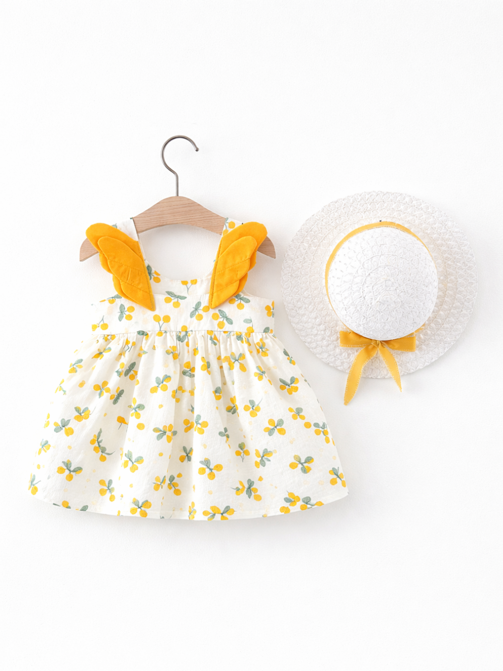 イエローの肩フリルが映えるチェリープリントの女の子ノースリーブワンピース全体
