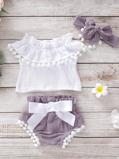 フリル襟トップスとリボン付きブルマパンツの女の子上下セット
