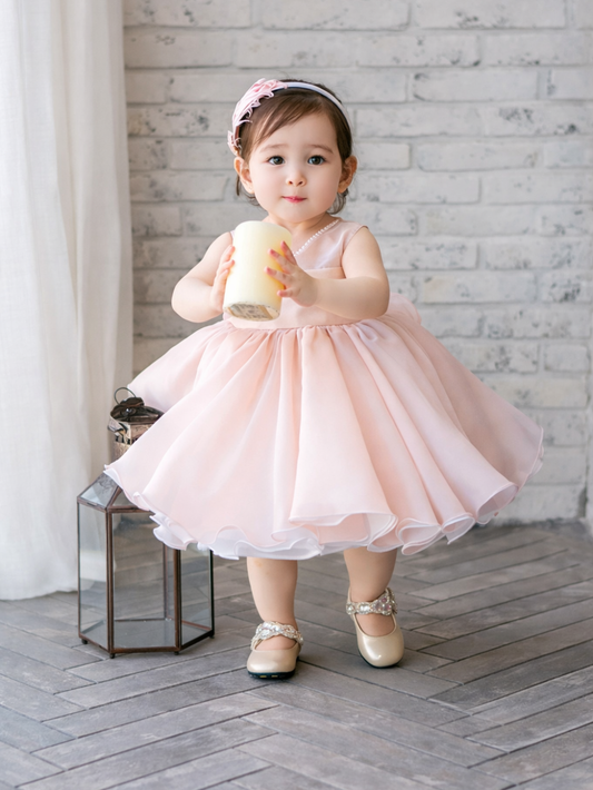 ピンクのプリンセス風チュールワンピース 正面 全身スタイル
