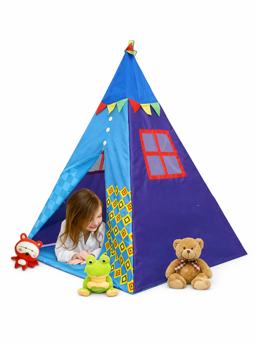 カラフルなフラッグ付きの青×紫の三角キッズテント（窓付き）。入口から女の子が顔を出しており、前にカエルのぬいぐるみとクマのぬいぐるみ、左に赤いキャラクターのおもちゃが置かれている。背景は白。
