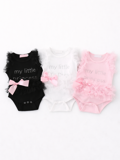 ブラック・ホワイト・ピンクのチュールフリル付きベビーボディースーツ3色セット平置き

