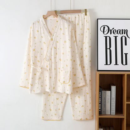 水彩フラワー柄のコットンガーゼパジャマセットの全体イメージ
