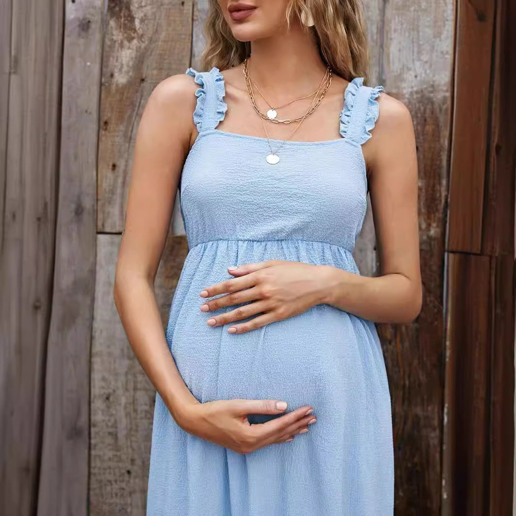 ブルーのマタニティワンピースのお腹まわりの着用イメージ
