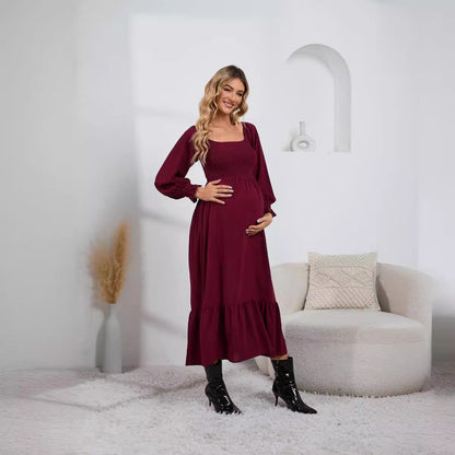 ボルドーのスクエアネックマタニティワンピース全身コーデ
