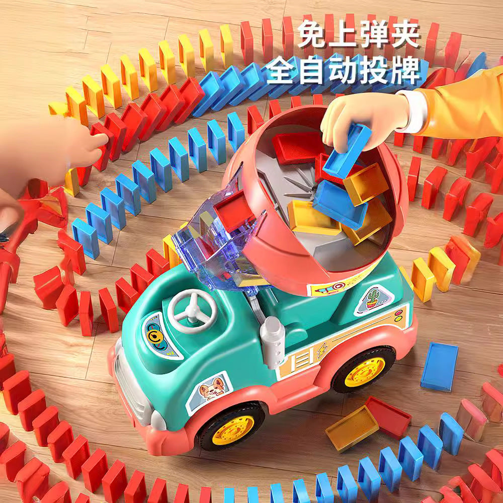 上部にドミノを補充しながら走らせる電池式自動配列ドミノカー
