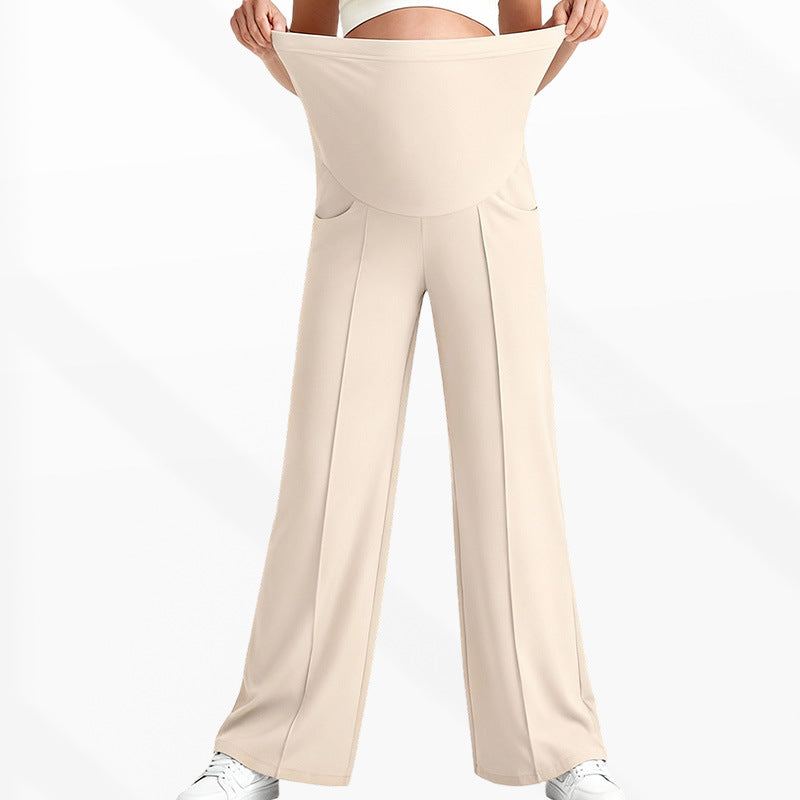 脚まわりの広がりとロング丈バランスが分かるマタニティワイドパンツのイメージ
