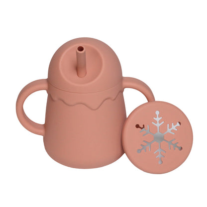 ブリックレッドのシリコン2in1ベビーカップ単品のクローズアップ画像（シリコンベビーカップ・子ども用コップ）
