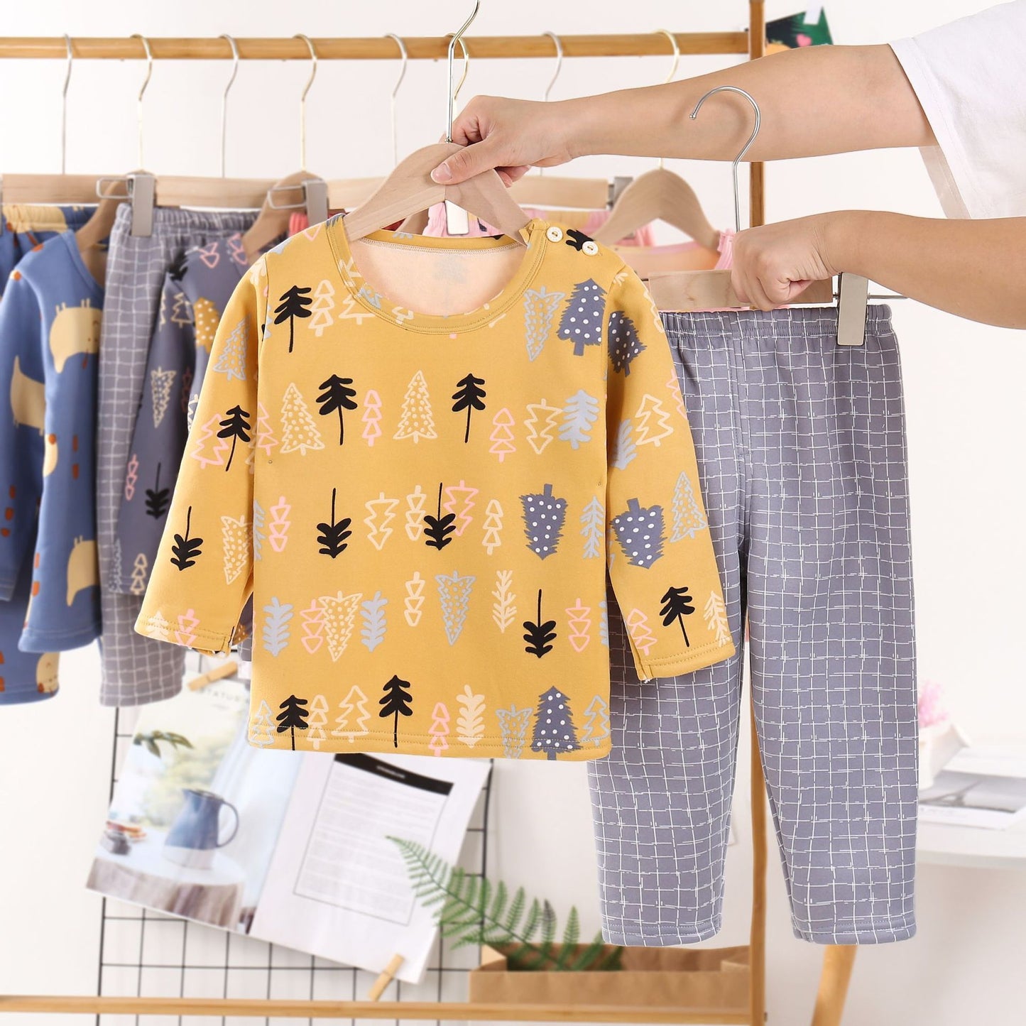 キッズ裏起毛コットン上下セット 長袖トップス＆ロングパンツ 極暖・ふんわり厚手 100–130cm | Children Plus-Velvet Cotton Warm Clothing Set Long Trousers 100–130cm Lumisei Prime