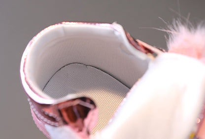 面ファスナーベルト部分のディテールがわかるクローズアップ画像
