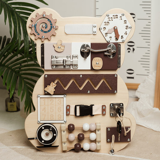 木製くま型ビジーボード正面
