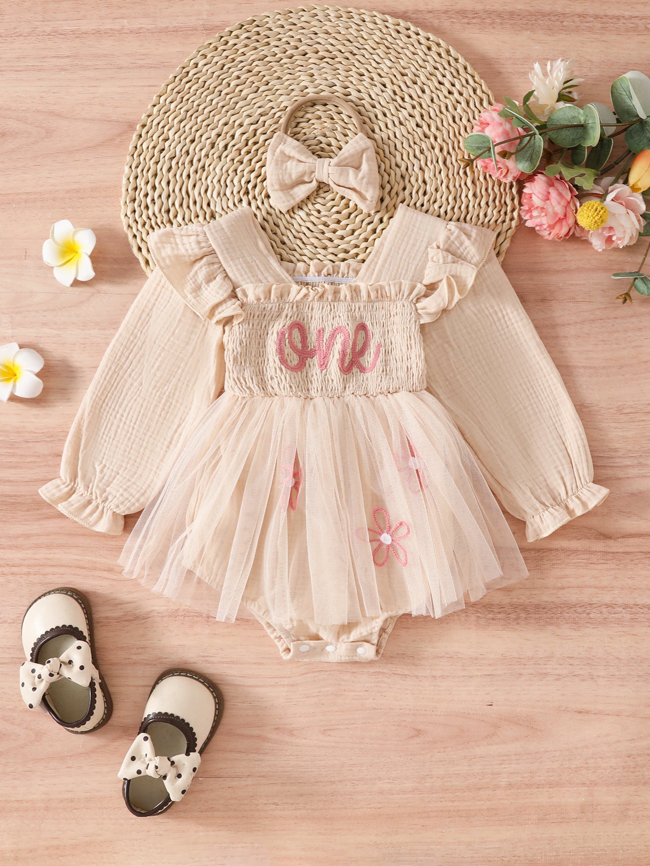 バースデーにふんわり映える 女の子長袖ロンパース チュールスカート重ね one刺繍 コットンニット ピンク・ベージュ・オリーブ 6〜18ヶ月