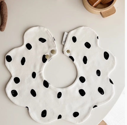 柔らかいベビーよだれかけ 通気性の良い平織りコットン
