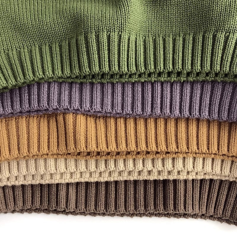 秋冬にぴったりな長袖プルオーバーニット
