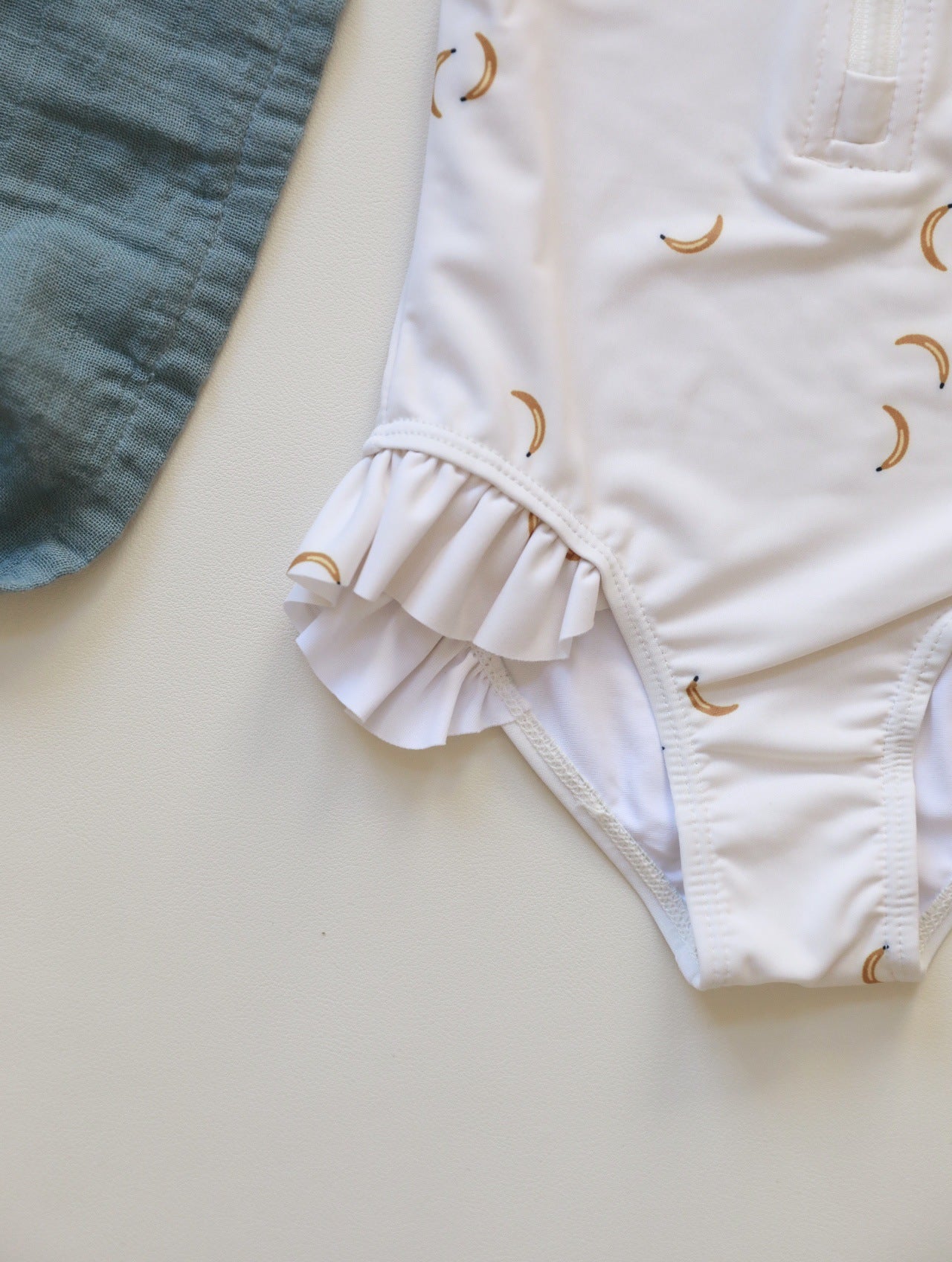 キッズ女の子 UV対策 ラッシュガード風 長袖ワンピース水着 フロントジップ フリル付き 高伸縮ポリエステル 80cm・90cm・100cm・110cm・120cm・130cm