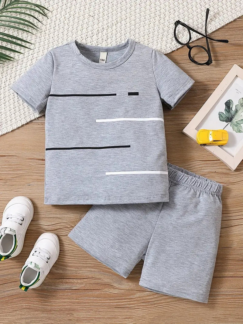 さらっと快適に夏を走れる 男の子スポーティー上下セット 半袖Tシャツ＆ショートパンツ 配色ラインデザイン ポリエステル吸汗仕様 100〜160cm