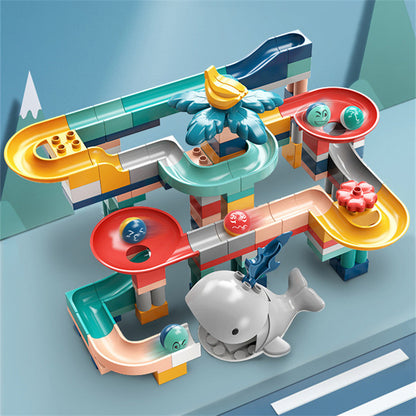 壁面ボードに取り付けられたカラフルなスライドウェイトラックセット
