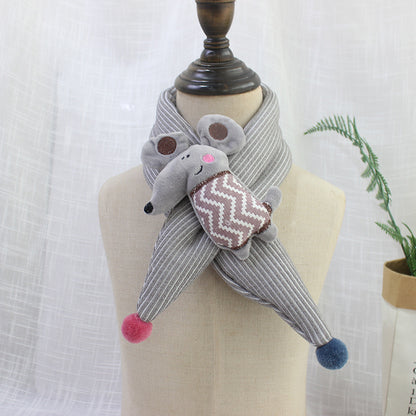 グレーのミドル丈ベビーブランケット
